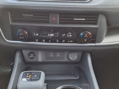 Used 2025 Nissan Rogue SV image 26