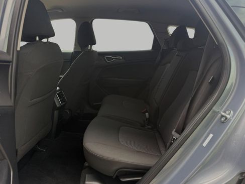 Used 2025 Kia Sportage LX AWD/4WD image 26