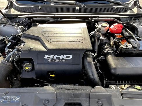 Used 2019 Ford Taurus SHO image 9