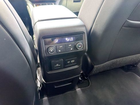Used 2023 GMC Acadia Denali w/ Denali Technology Package FWD image 29
