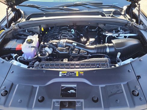 New 2025 Jeep Grand Cherokee Limited w/ Black Appearance Package image 32