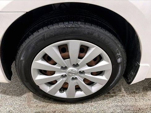 Used 2014 Nissan Sentra S image 35