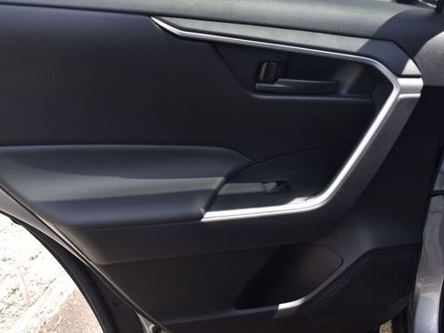 Certified 2025 Toyota RAV4 LE AWD/4WD image 19