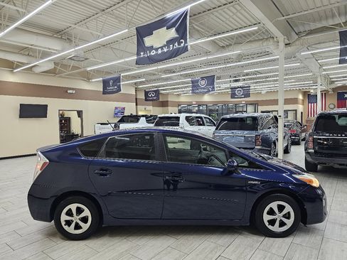 Used 2012 Toyota Prius V Two image 42