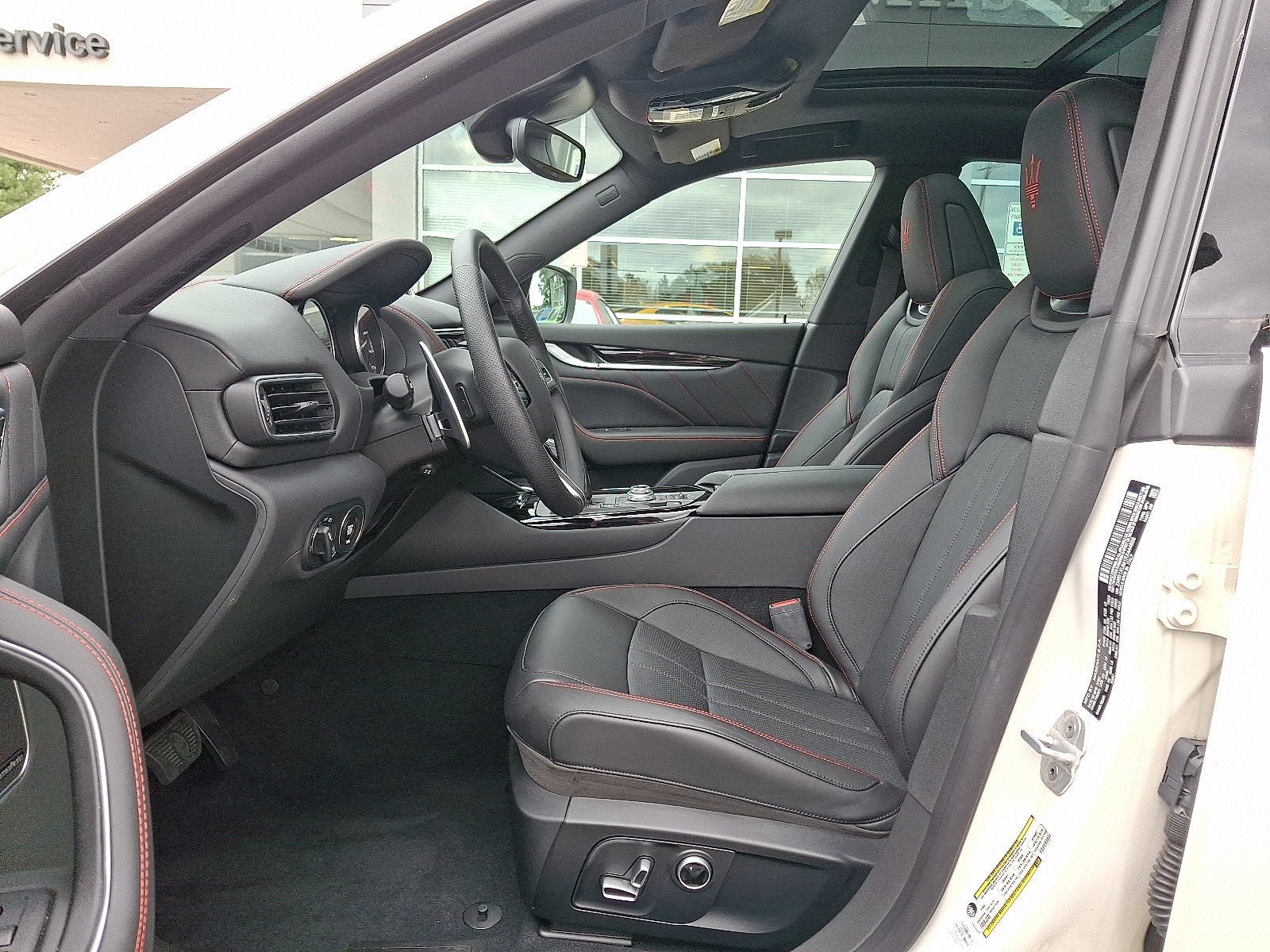 Used 2024 Maserati Levante GT Ultima AWD/4WD image 9