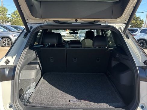 New 2026 Volkswagen Tiguan SE R-Line AWD/4WD image 16