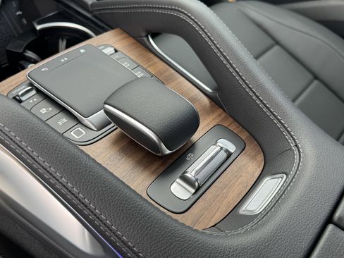 New 2025 Mercedes-Benz GLS 450 4MATIC image 28