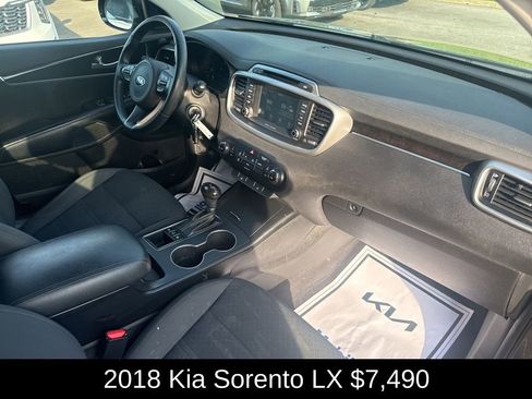 Used 2018 Kia Sorento LX w/ LX V6 Convenience Package AWD/4WD image 18
