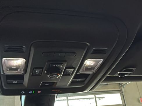 Used 2021 GMC Yukon SLT w/ SLT Luxury Plus Package AWD/4WD image 35