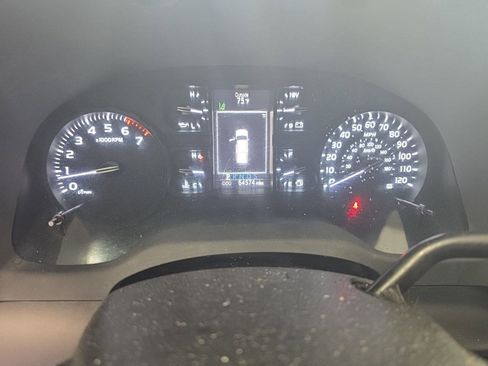 Used 2018 Toyota Tundra SR image 8