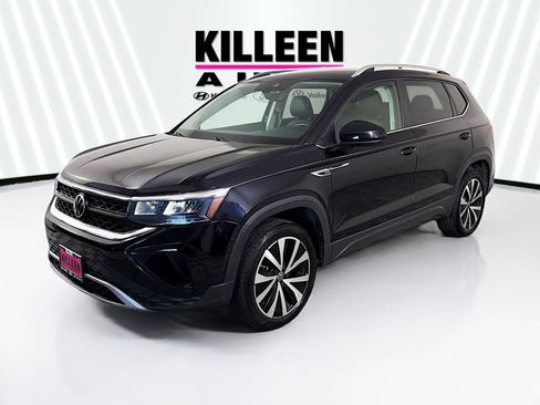 Used 2022 Volkswagen Taos SE w/ IQ.Drive SE Package FWD image 3