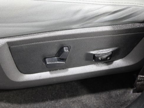 Used 2017 RAM 1500 Big Horn AWD/4WD image 5