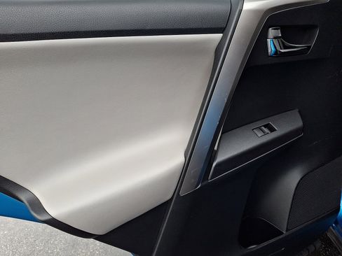 Used 2018 Toyota RAV4 XLE w/ Plus Extra Value Package image 13