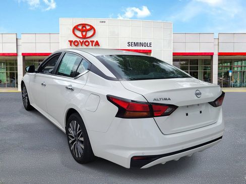 Used 2025 Nissan Altima 2.5 SV FWD image 4