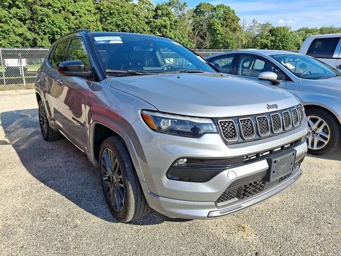Used 2023 Jeep Compass High Altitude AWD/4WD image 3