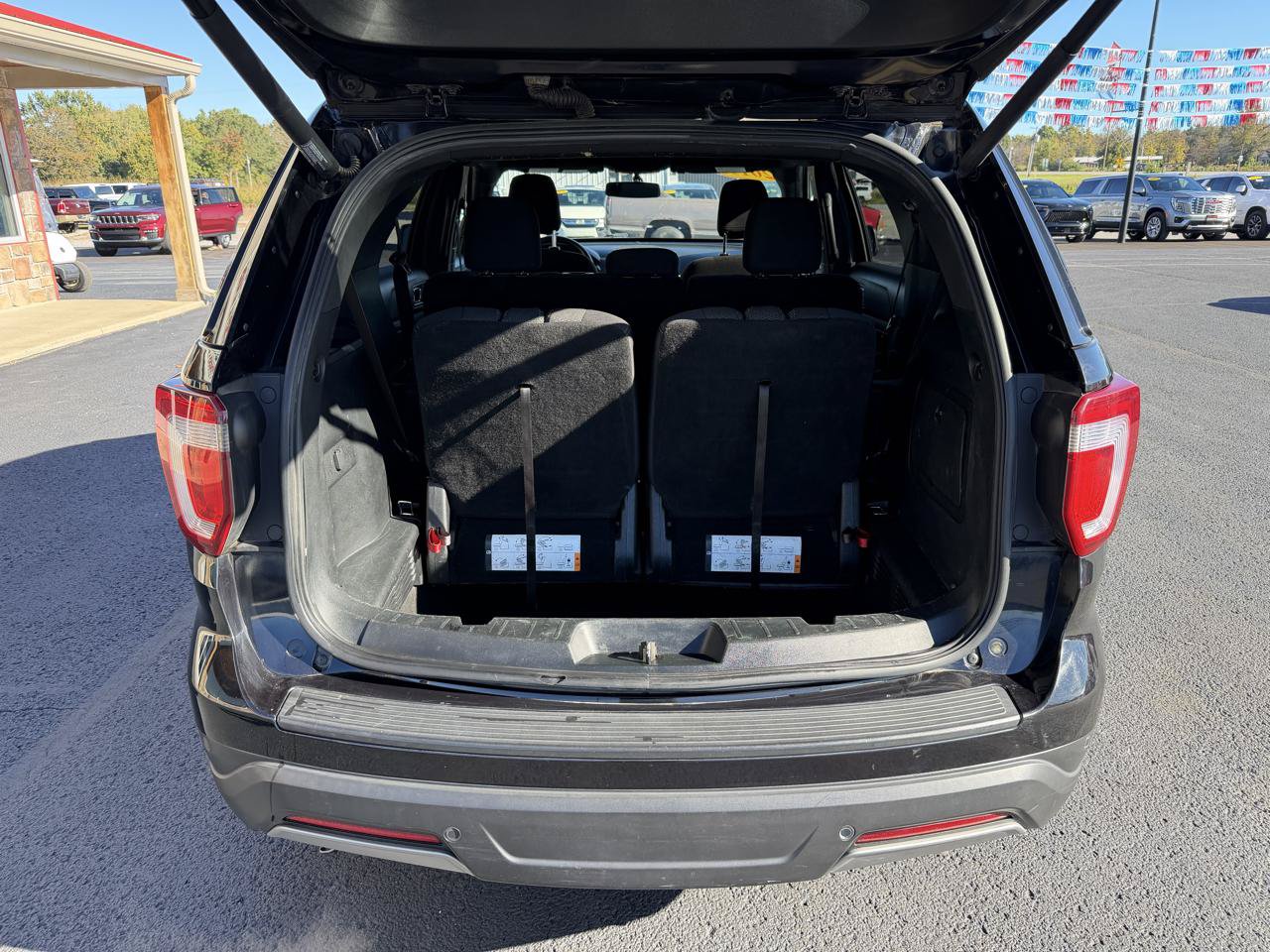 Used 2019 Ford Explorer XLT w/ Equipment Group 201A AWD/4WD image 6