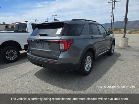 Used 2025 Ford Explorer Active AWD/4WD image 4