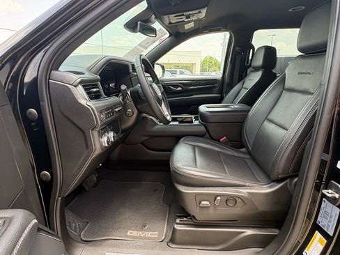 Used 2023 GMC Yukon Denali AWD/4WD image 10