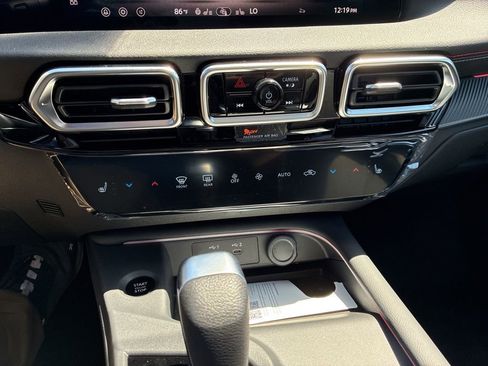 New 2026 Nissan Sentra SR w/ SR Premium Package FWD image 22