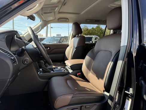 Certified 2024 INFINITI QX80 Premium Select w/ Cargo Package image 13