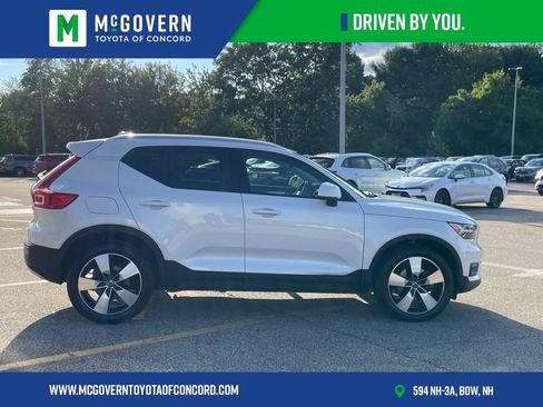Used 2021 Volvo XC40 T5 Momentum w/ Protection Package Premier AWD/4WD image 6