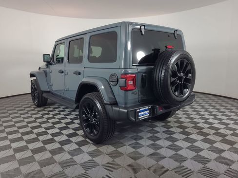 Used 2025 Jeep Wrangler Unlimited Sahara AWD/4WD image 5