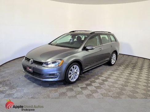 Used 2017 Volkswagen Golf SE FWD image 3