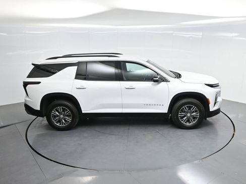 Used 2025 Chevrolet Traverse LT AWD/4WD image 48