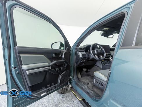 Used 2025 Toyota 4Runner Trailhunter image 9