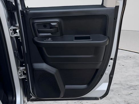 Used 2017 RAM 1500 ST w/ SXT Appearance Group image 25