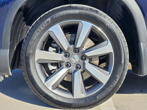 Certified 2024 Honda Pilot Touring image 11