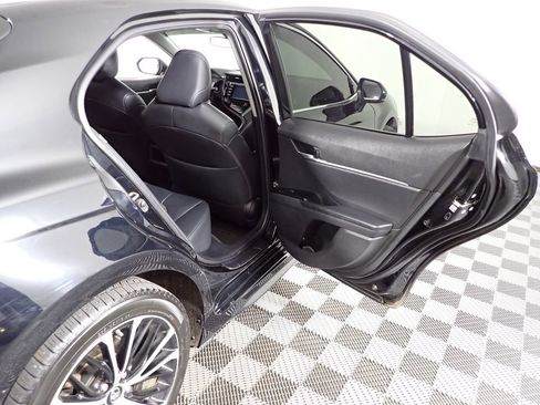 Used 2019 Toyota Camry SE FWD image 33