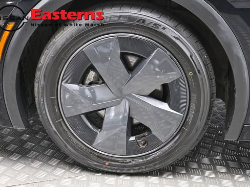 Used 2023 Toyota Prius LE FWD image 31