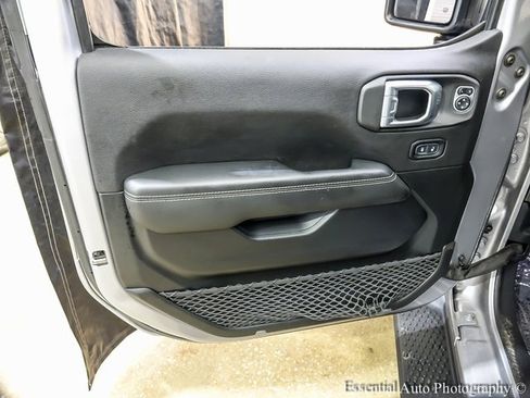 Used 2021 Jeep Wrangler Unlimited Sahara w/ Dual Top Group image 19