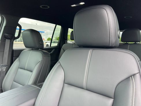 New 2026 GMC Acadia Elevation w/ Black Edition AWD/4WD image 12