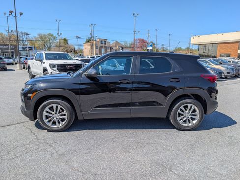 Used 2022 Chevrolet TrailBlazer LS image 2