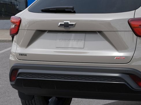 New 2026 Chevrolet Trax RS w/ Sunroof Package FWD image 14