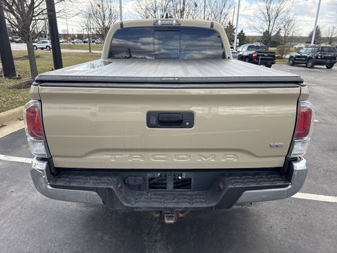 Used 2020 Toyota Tacoma TRD Off-Road image 7