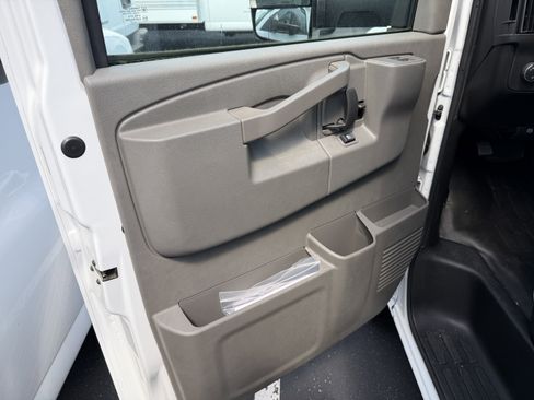 New 2025 Chevrolet Express 4500 w/ Power Convenience Package RWD image 9