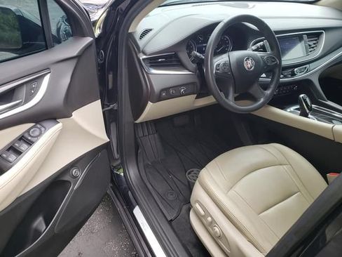 Used 2020 Buick Enclave Essence AWD/4WD image 10
