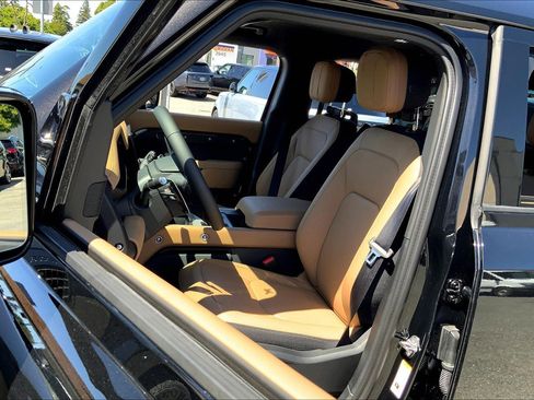 New 2025 Land Rover Defender 110 V8 image 10