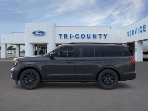 New 2026 Ford Expedition Platinum w/ Stealth Appearance Package AWD/4WD image 3