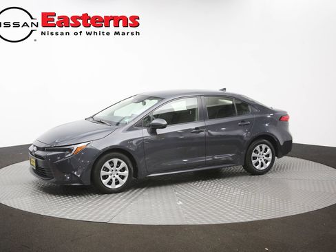 Used 2023 Toyota Corolla LE w/ Carpet Mat Package (TMS) FWD image 52