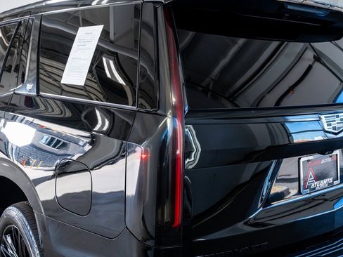 Used 2022 Cadillac Escalade Premium Luxury image 23