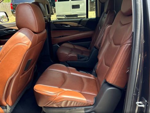 Used 2015 Cadillac Escalade ESV Premium image 14