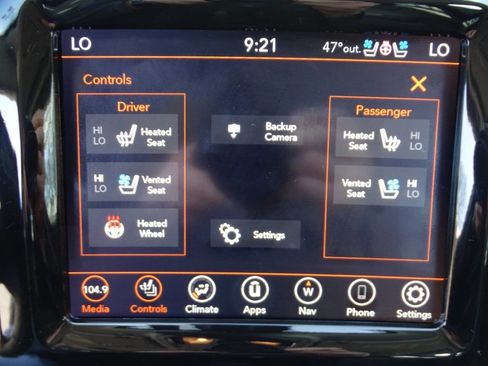 Used 2020 Jeep Cherokee Limited w/ Luxury Group AWD/4WD image 27