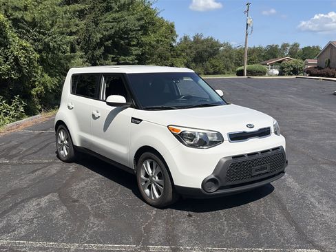 Used 2015 Kia Soul + FWD image 3