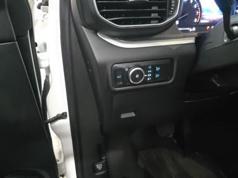 Used 2023 Ford Explorer XLT w/ Equipment Group 202A AWD/4WD image 18