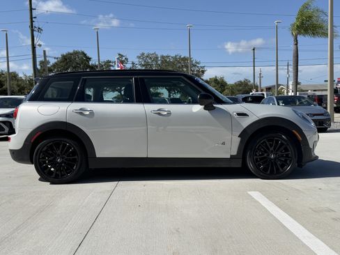Used 2019 MINI Cooper Clubman ALL4 AWD/4WD image 2