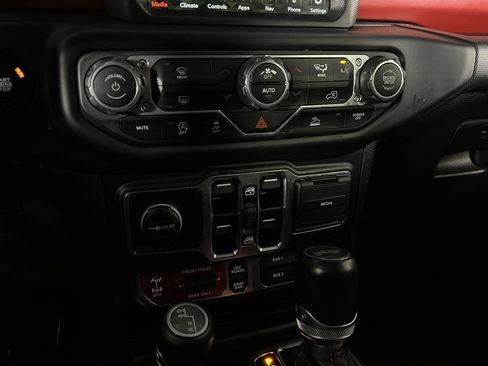 Used 2021 Jeep Wrangler Unlimited Rubicon w/ Dual Top Group image 17